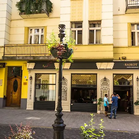 Apartment Premium Serviced Residences- Nyari Pal Utca